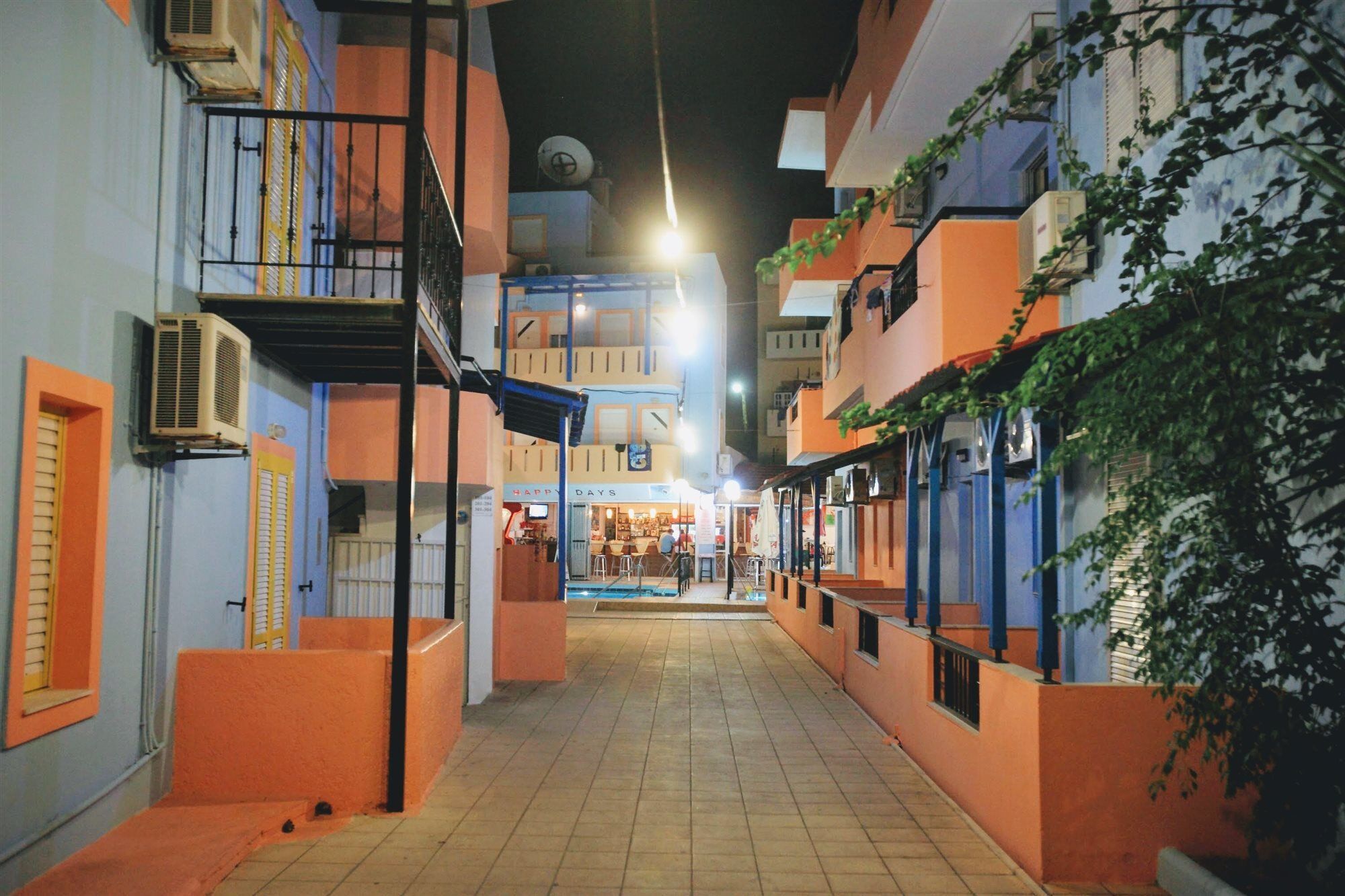 Aparthotel Happy Days Malia Exterior foto